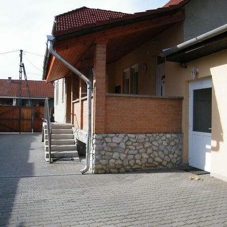 Pal Utcai Apartman Miskolc Eksteriør billede