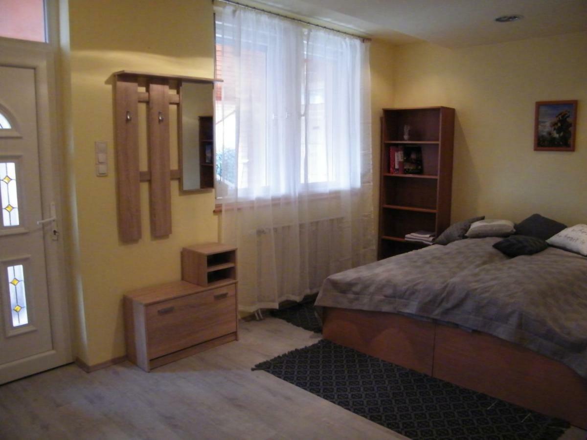 Pal Utcai Apartman Miskolc Eksteriør billede