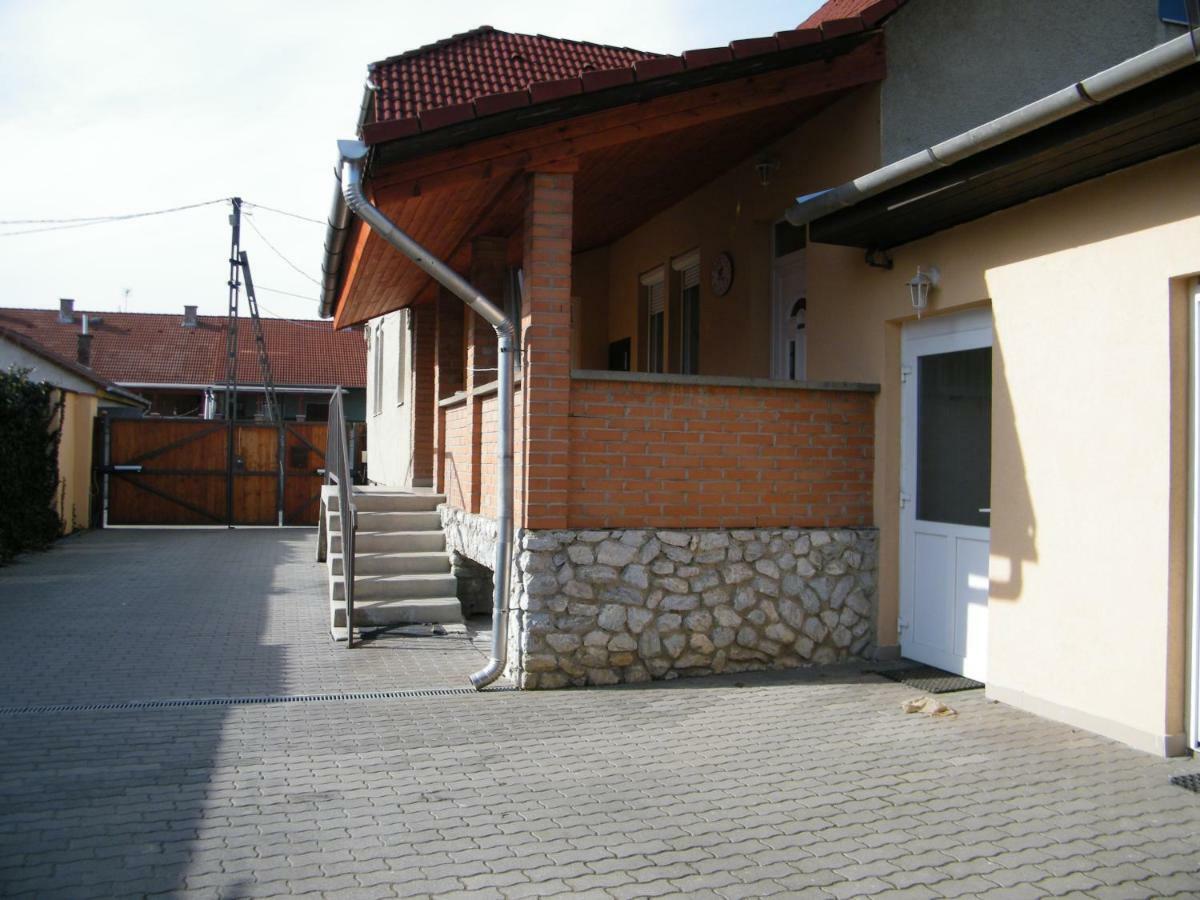Pal Utcai Apartman Miskolc Eksteriør billede