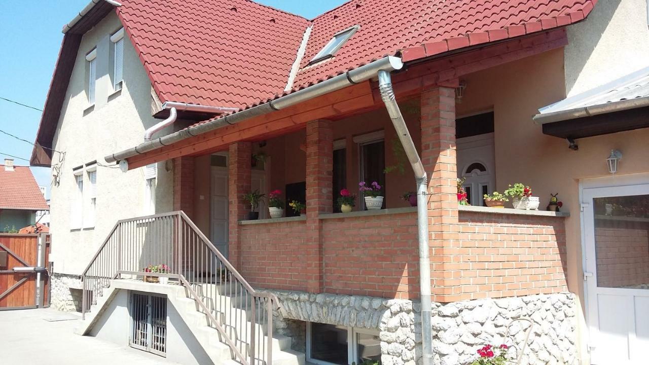 Pal Utcai Apartman Miskolc Eksteriør billede